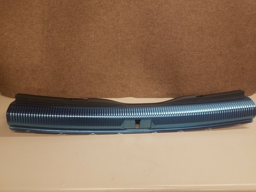 GENUINE OEM Volkswagen VW 2007-2010 Passat Wagon Rear Trim Molding 3C9863459-b - Picture 4 of 8