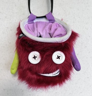 8BPLUS Chalk Bag One Size Fuzzy Monster Button Eyes Rockclimbing Boulder Red