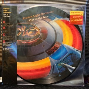 ELO Out of the blue レコード プラモ付き完品 Amazon.co.jp: Out of the Blue: ミュージック