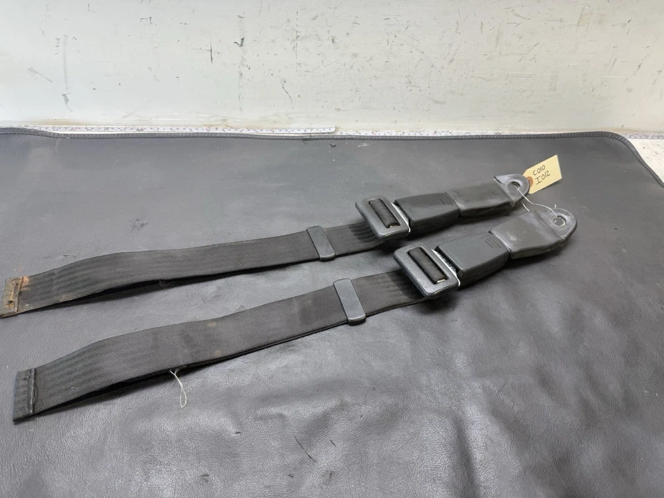 Cinturones de seguridad traseros Porsche 924 Foto 4 de 4