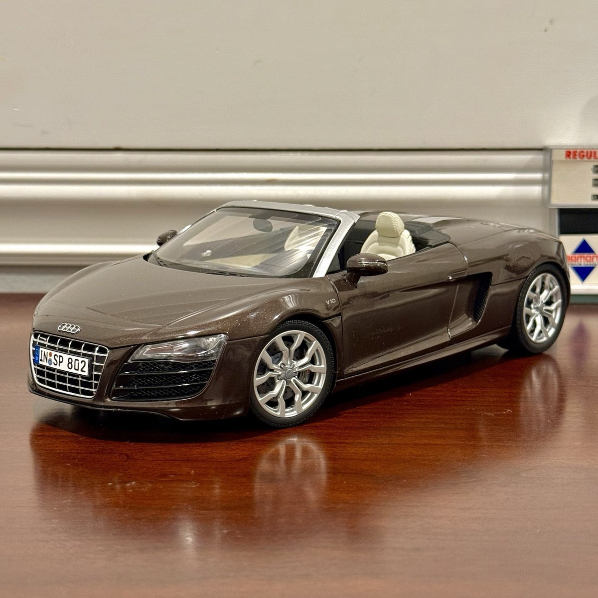 Kyosho Audi R8 V10 Spyder Brown 1/18 Scale Diecast Model Car | In