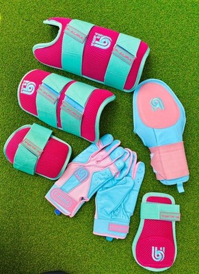 P_AURA PURPLE AND PINK HAND GUARD LEG GUARD ELBOW GUARD FOOT GUARD AND GLOVES