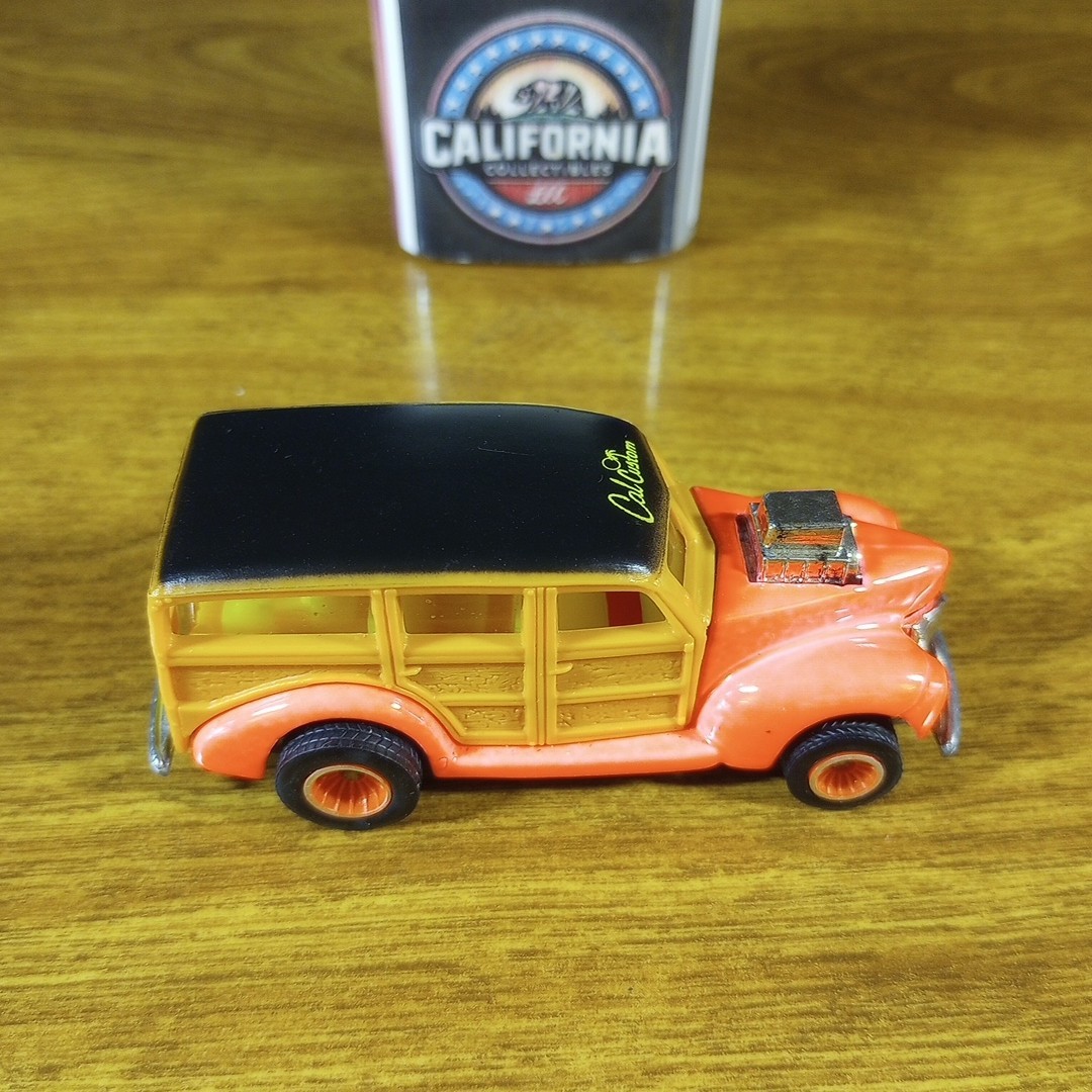 Hot Wheels Vintage California Custom '40's Woodie Bright Pink Real