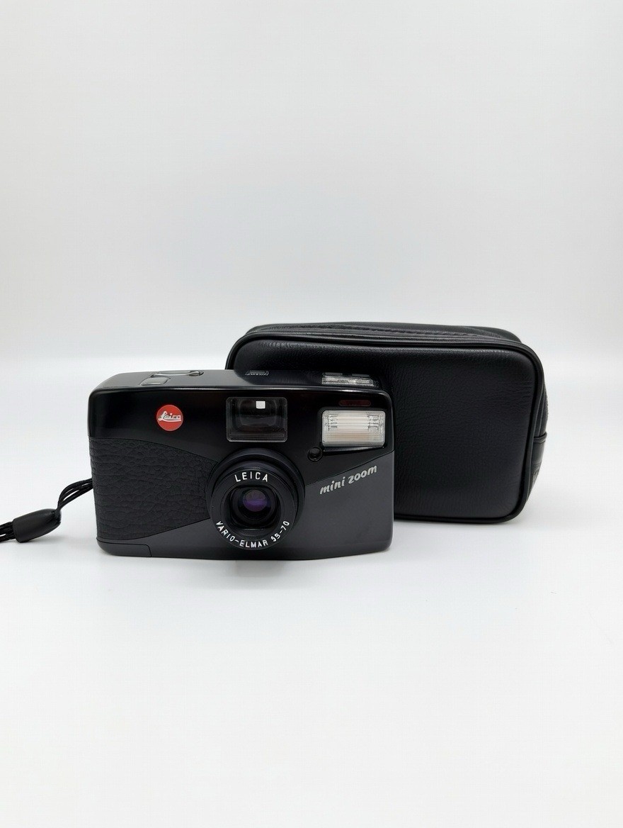 Camera: Leica Mini Zoom