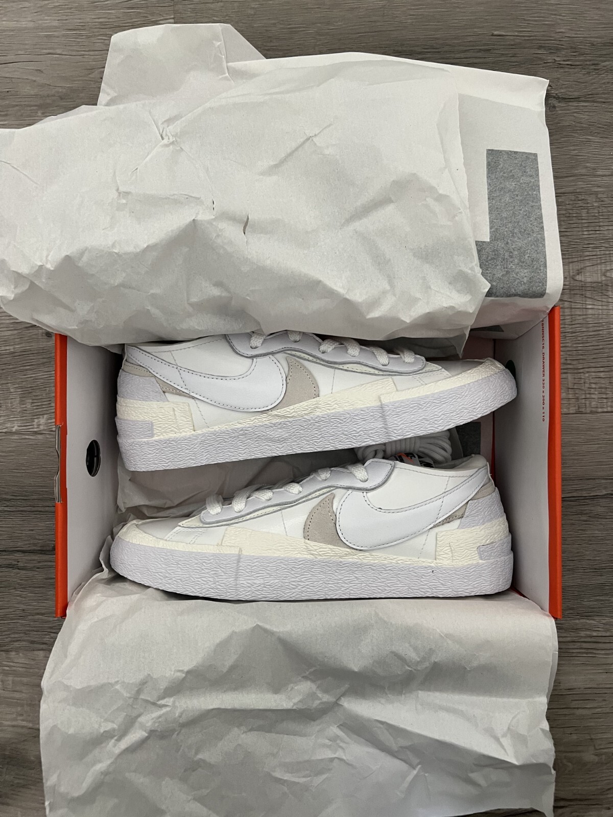 SACAI X NIKE NIKE Sacai x Blazer basso 'White Patent' DM6443 100 *DIVERSE TAGLIE*