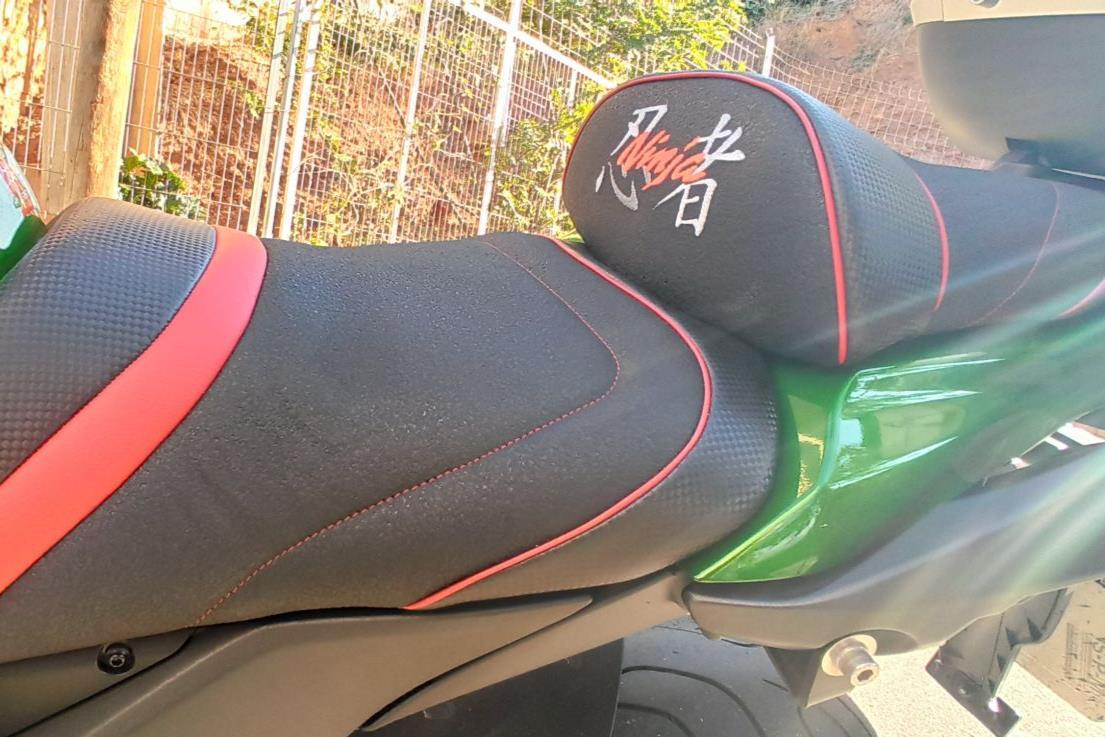 椅子 RYO HogWorkz Rise Up Double Diamond Seat For Harley Touring 2008