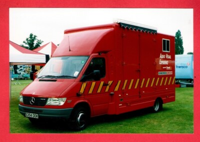 Foto ~ Feuerwehr West Midlands - 207 - S354DOK - Mercedes Audio Visual Unit