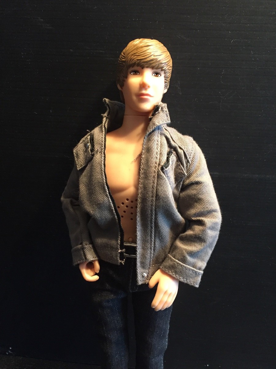B42) JUSTIN BIEBER SINGING ROCK AND POP ICON BARBIE-KEN SIZE DOLL