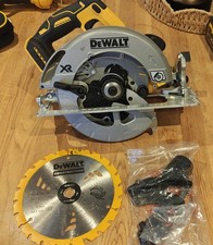 DEWALT DCS570N 184mm Cordless XR Circular Saw (Body Only)