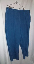 20W Alfred Dunner Woman pull on denim blue jeans. Side pockets. Wide leg. (A11)