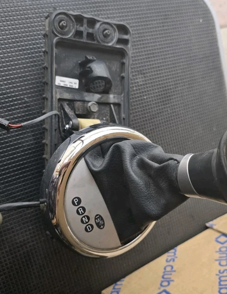 2005-2008 Mini Cooper Manual Transmission Floor Gear Shifter Assembly Black OEM - Image 2 of 4