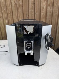 Jura E8 Kaffeevollautomat Piano Black / Grey - Defekt (8538)