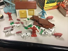 Vintage 1960s Build Your Own Farm Hut, People Animals  Fence Plastic Toy  Box