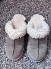 Bearpaw Slippers Size 6
