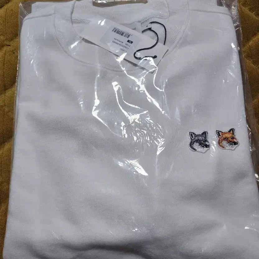 Maison Kitsune Double Fox Patch White Sweatshirt … - image 1