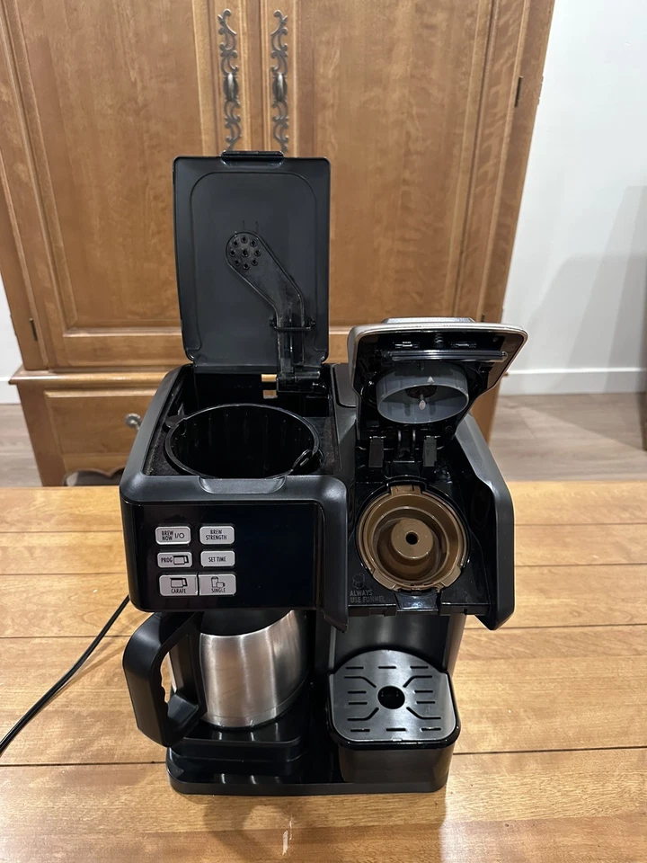 Hamilton Beach Flex Brew Trio 2-Way Coffee Maker Compatible W K-cup Pods Grounds - Image 2 of 4