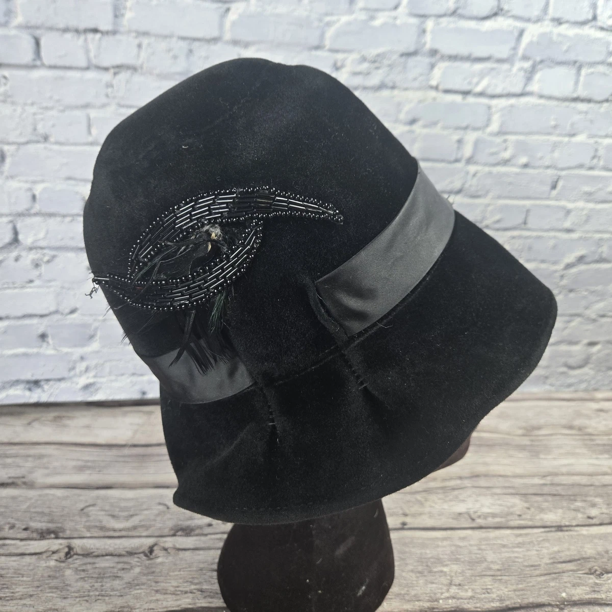 Vintage Genuine Black Fur Women\'s Hat. EUC Vintage Black Toque Hat Fur Felt with Rhinestone Brooch  main image 4