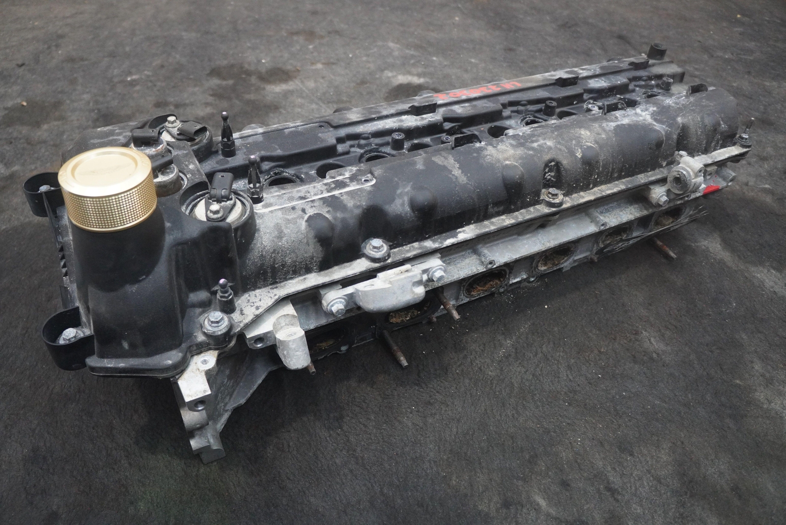 Left Engine Cylinder Head 5.2L V12 AE31 HY53-6M099-AA OEM Aston Martin DB11 2017
