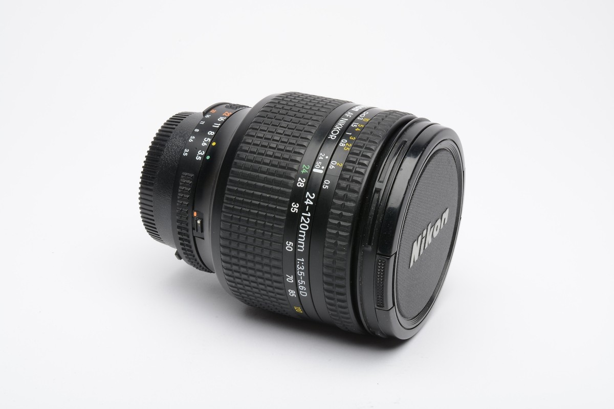 Nikon AF Zoom-Nikkor 24-120mm f3.5-5.6D zoom lens, caps, Very Nice