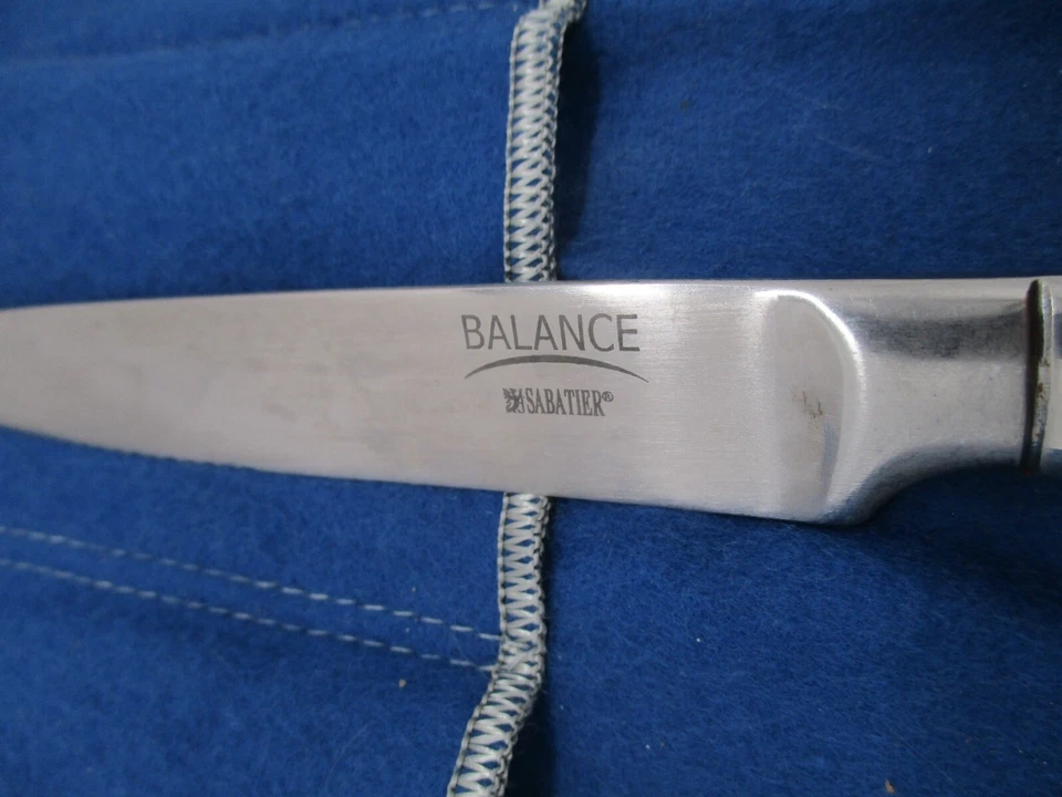 4件装Sabatier平衡不锈钢牛排刀8 3/4英寸餐具4 1/2英寸锯齿刀片 — 第 3/4 张图片