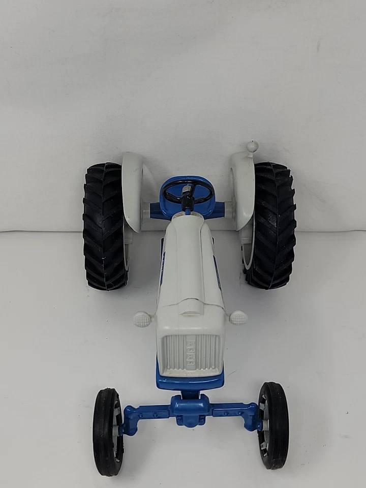 FORD 400 Wide Front 1/20 Scale Models - Image 2 of 4