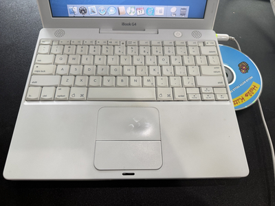 Apple iBook G4 14-inch 800MHz A1005 Vintage Retro Laptop 1.12GB