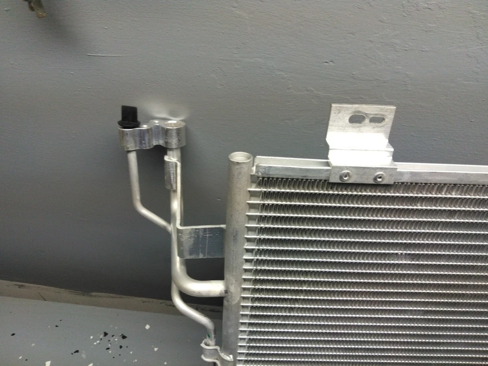 2014 2015 2016 2017 2018 Mazda 3 A/C condensador de ar condicionado GHR161480B - Imagem 2 de 4