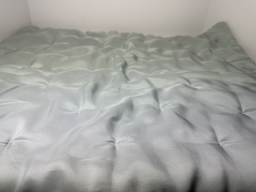EUC Pottery Barn Pair of QUILTED SILK TUFTED Standard Pillow Shams Light Blue - Picture 3 of 7