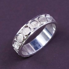 sz 7.75, vtg Sterling silver handmade ring, 925 band w/ circle pattern