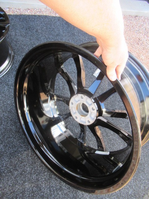 (4) LAMBORGHINI URUS OEM FACTORY BLACK 23" WHEELS RIMS ONLY 400 MILES