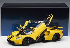 AutoArt 1/18 Ford GT 2017 Yellow Black Stripe Composite Model