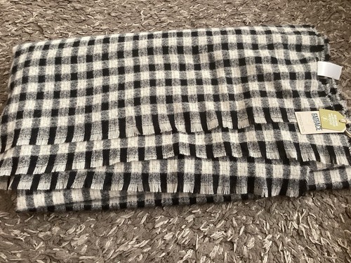 Lovely very soft large Fat Face scarf/shawl approx 38 ins x 78 ins