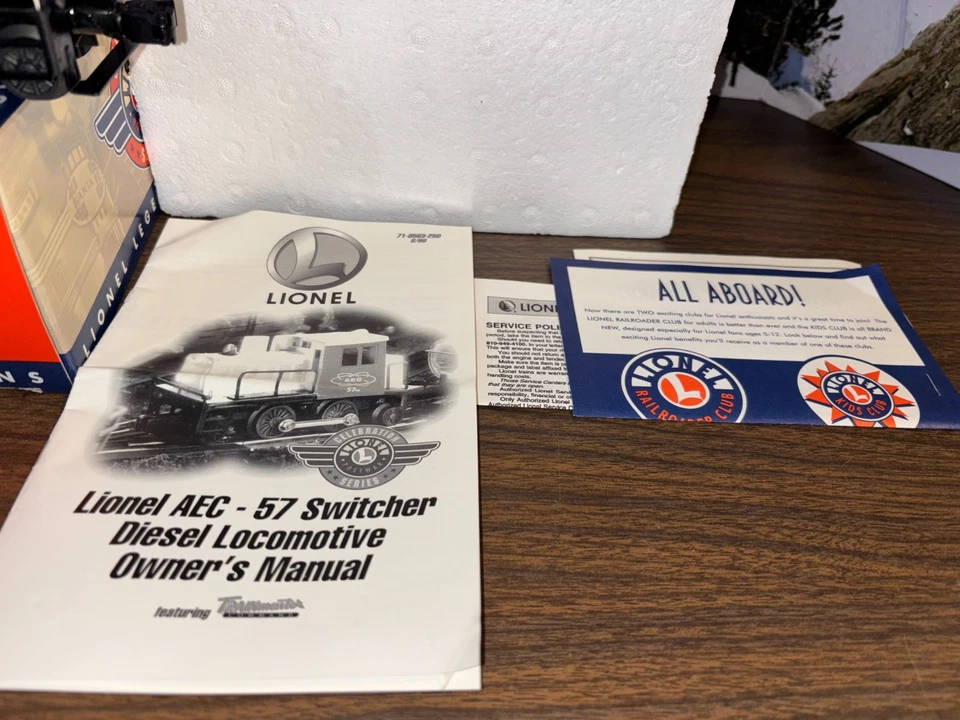 NEW OLD STOCK 1998 Lionel O gauge 6-18583 Atomic Energy Commission 57 Switcher - Image 4 of 4