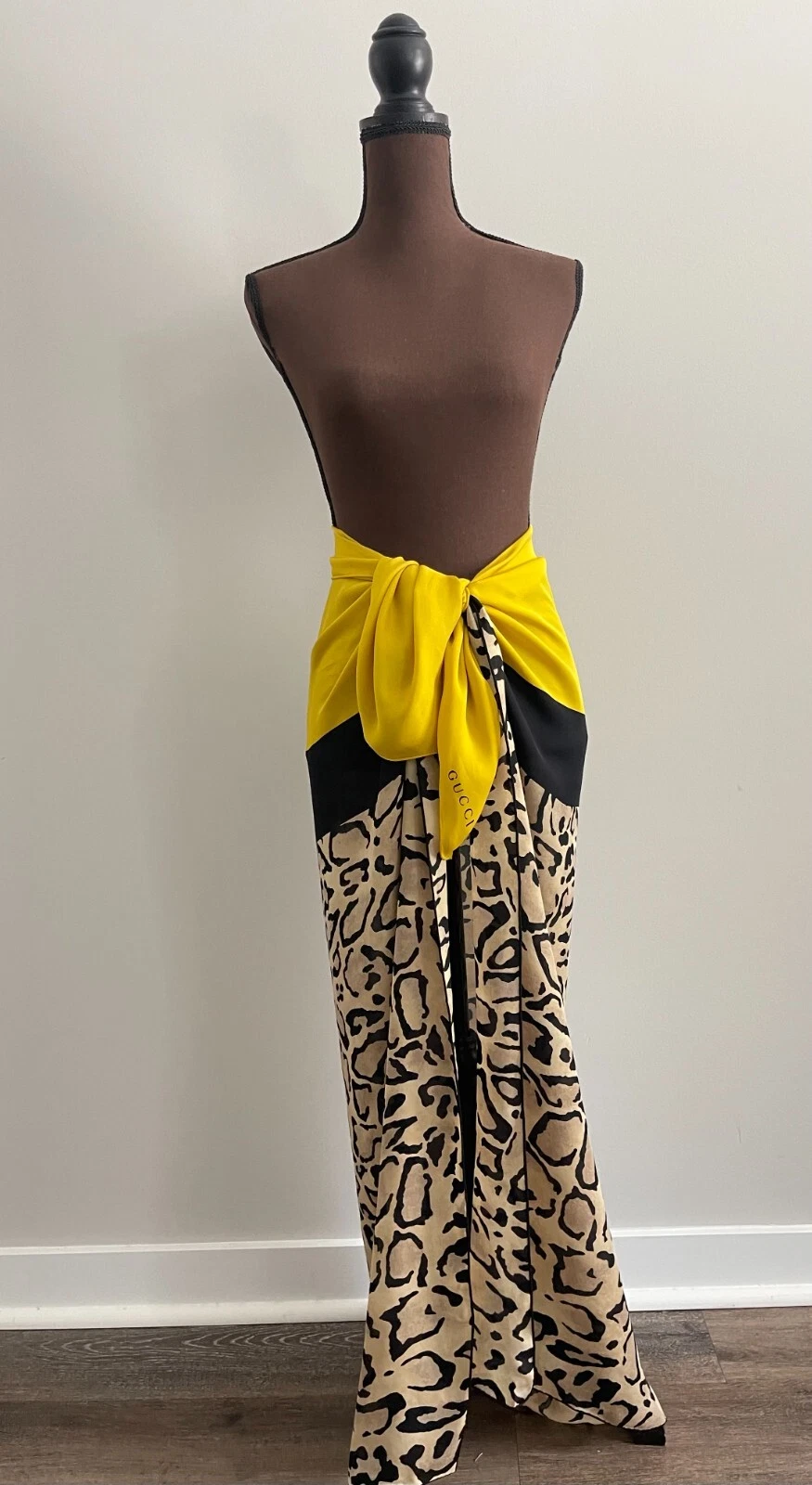 Gucci Cover Up Wrap Yellow Black GG Logo Animal Leopard Print Silk Shawl Scarf