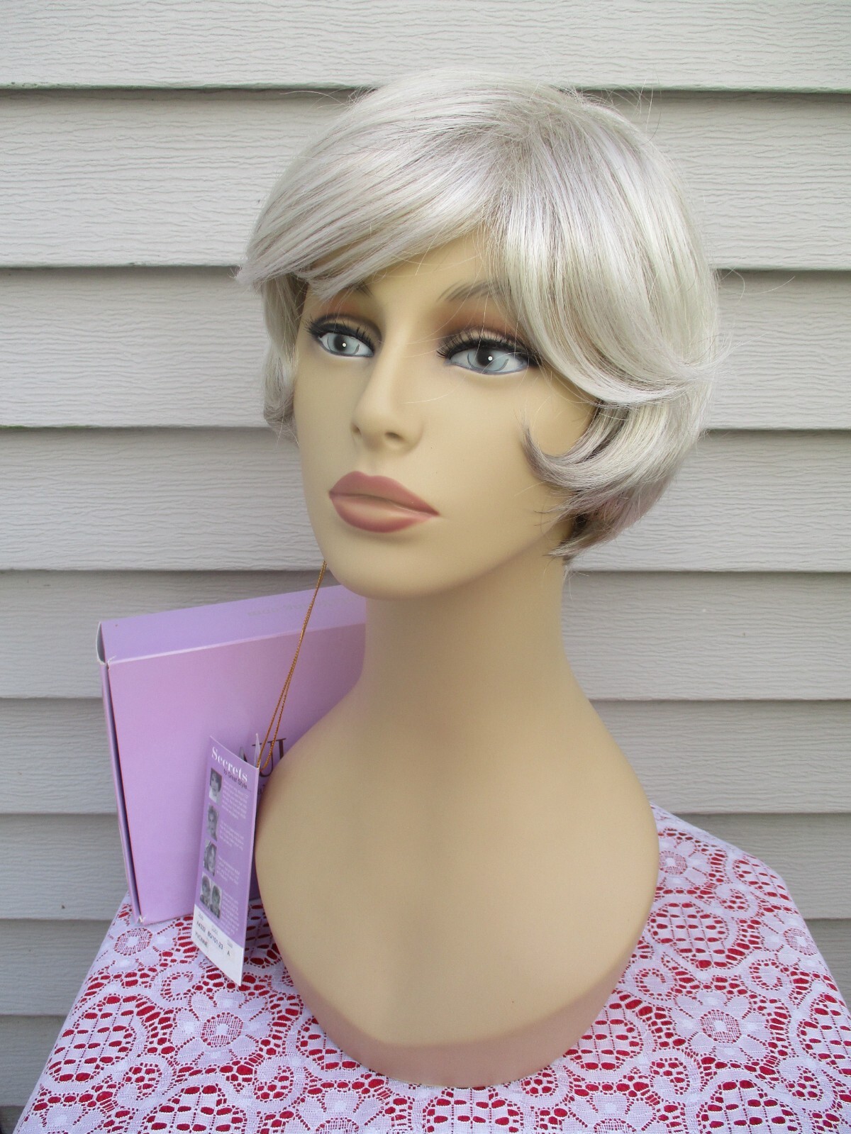 Paula Young Wig A4332 YVONNE Color 60/10123 White w/Platinum ? eBay