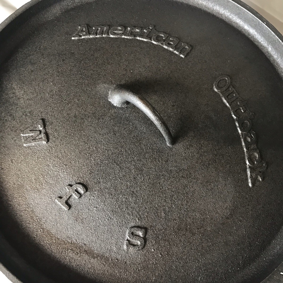 American Outback Cast Iron Dutch Oven 3 Legs Cookware Tool