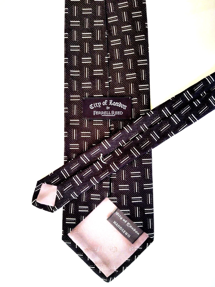 CITY OF LONDON 100% Silk Men's Necktie Geometric Black/Silver EUC Foto 3 de 3