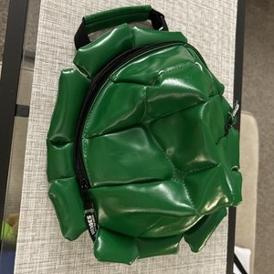 TMNT Turtle Shell Insulated Lunchbox great condition