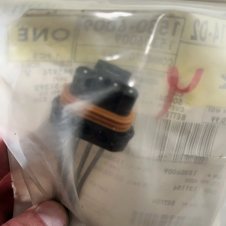 New OEM GM 15306009 1991-2009 Connector, HEADLIGHT WIRING HARNESS 4 Pin Lot Of 2 - Image 4 of 4