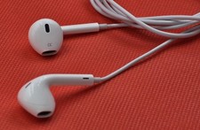 Authentic Apple Wired iPhone iPad IPod Ear Buds  White AIR Buds