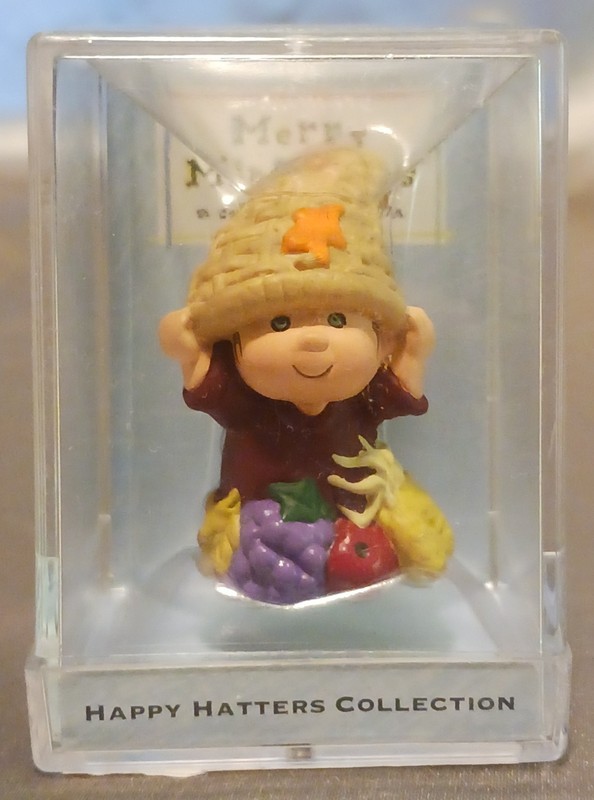 Hallmark Happy Hatters Collection Cora Copia Plastic Figurine 2000
