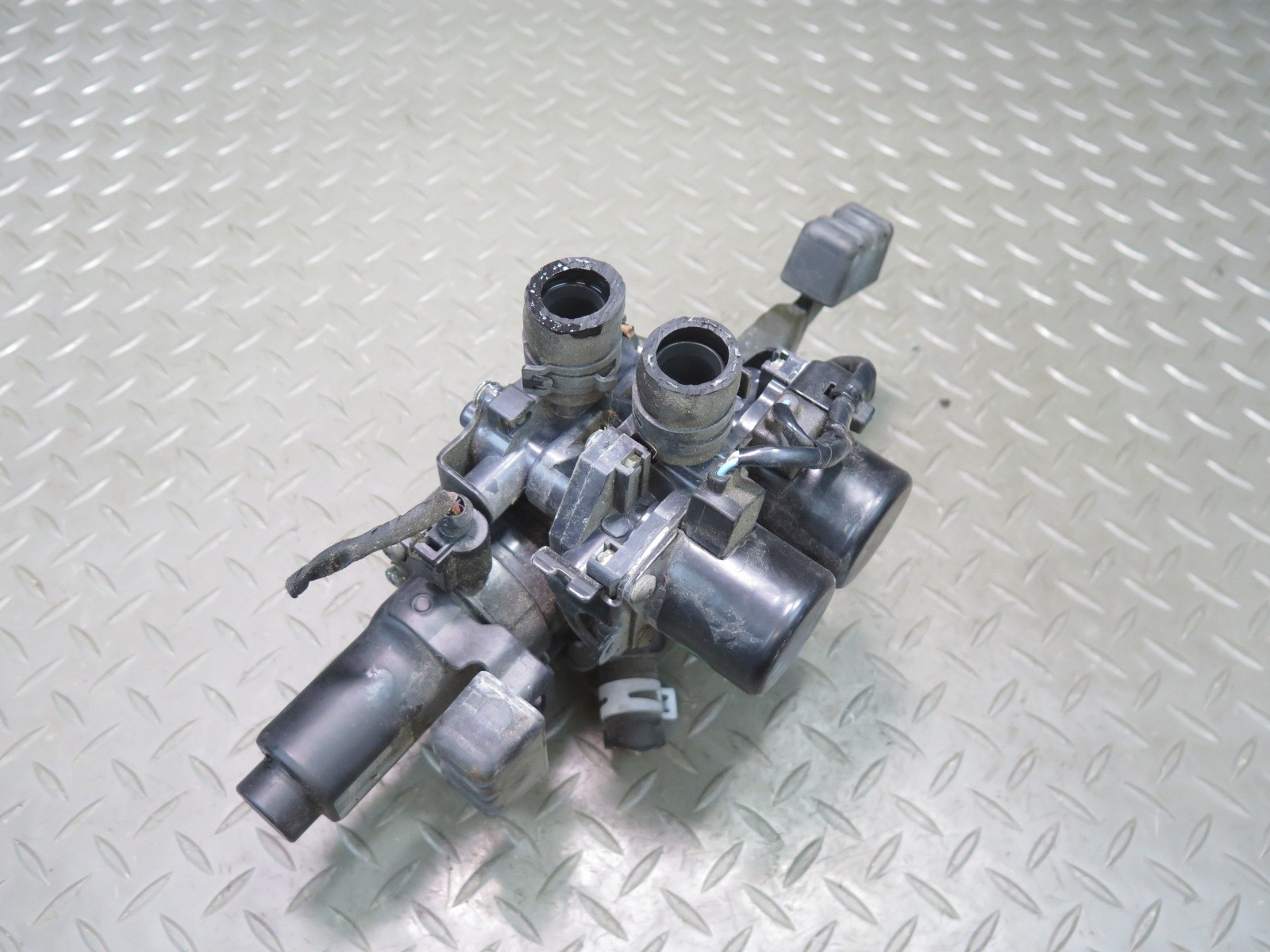 2006-2012 BENTLEY FLYING SPUR HVAC A/C HEATER COOLANT SOLENOID CONTROL VALVE