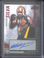 2010 Topps UFC Knockout Premium  Autograph Relic Card #APP-AS Anderson Silva 