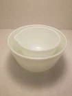 Vtg Set 2 Pyrex Ribbed Mixing Bowl Spout White Milk Glass Hamilton Beach Stand