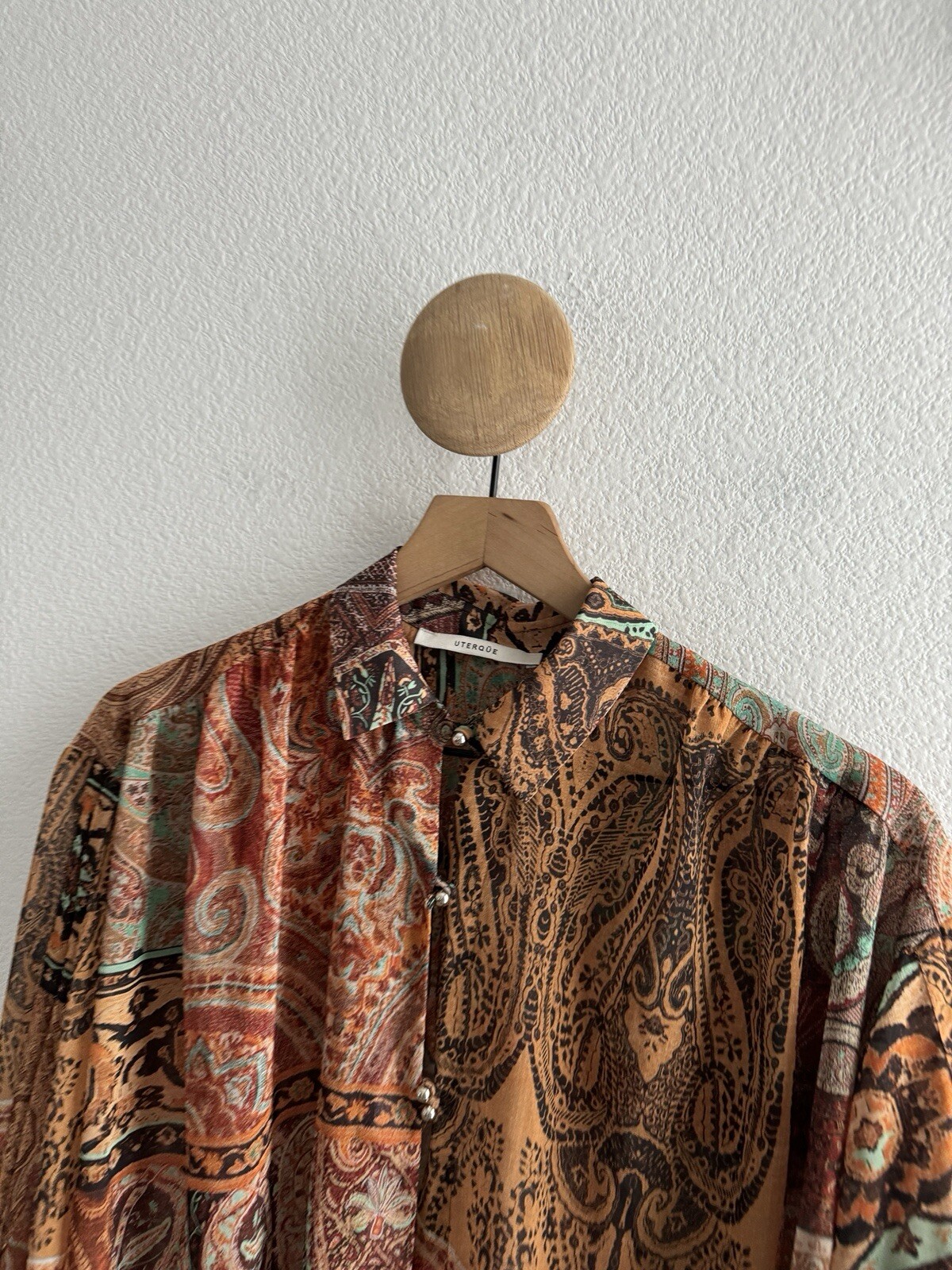 Uterque Button Down Blouse Size Small *Missing Bu… - image 2