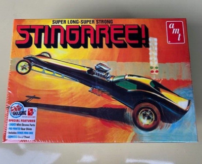 AMT STINGAREE CORVETTE HEMI POWERED FUNNY CAR DRAGSTER PLASTIC MODEL CAR KIT F/S