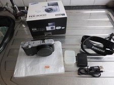 Samsung NX3000 20.3MP Mirrorless Digital Camera Body, Flip Screen. Minty