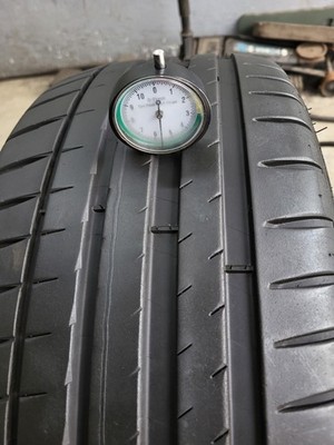 1x 225/45 R18 95Y Michelin Pilot Sport 4,ZP, *, RSC, DOT 1024 mit 5,5 mm Profil