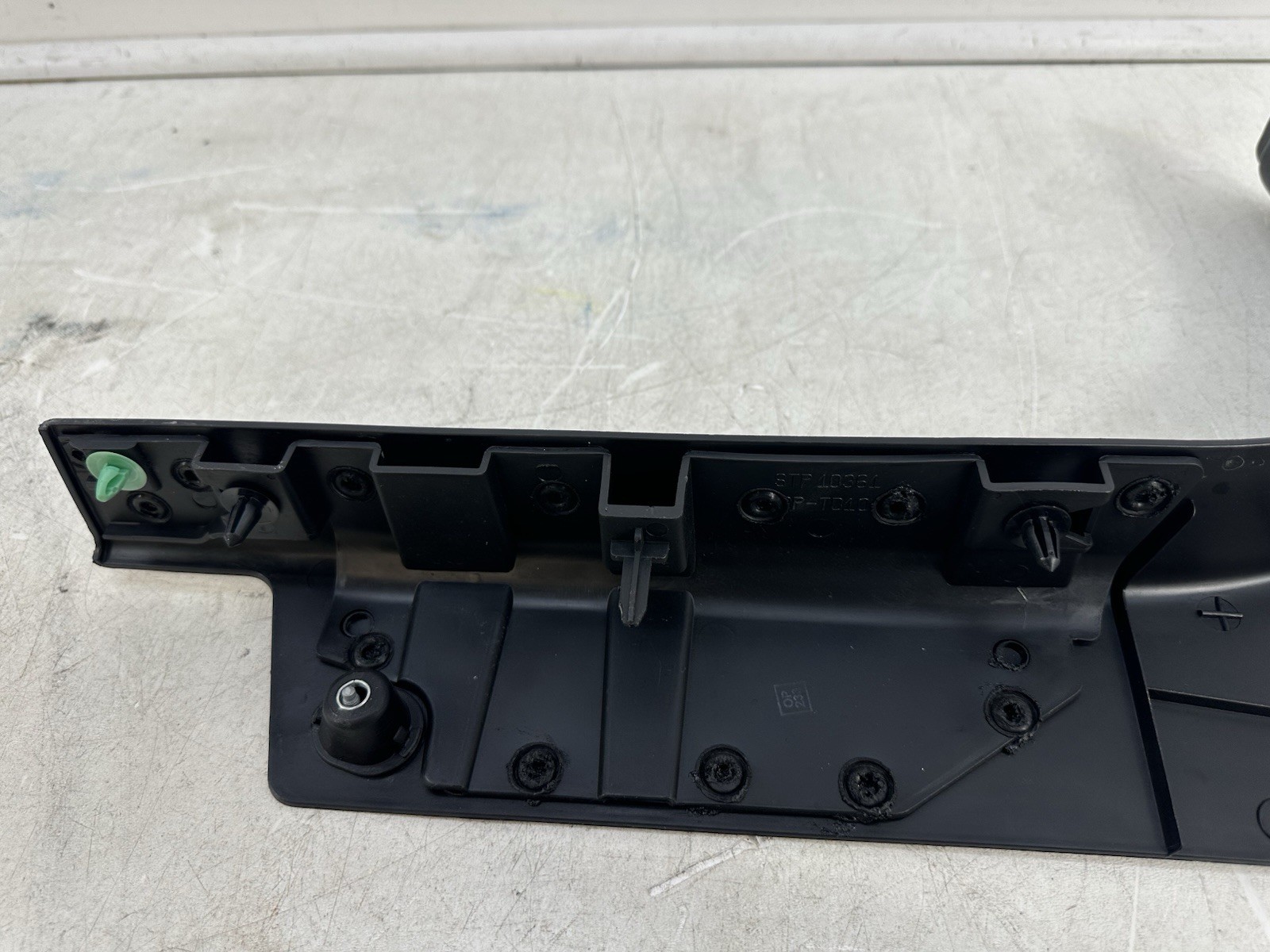 Maserati Ghibli S Q4 2014-2021 Front Right Kick plate P/N 6700113680