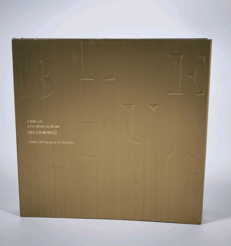 CNBLUE Blueming 6th Mini Album CD Photobook K-Pop Used Good